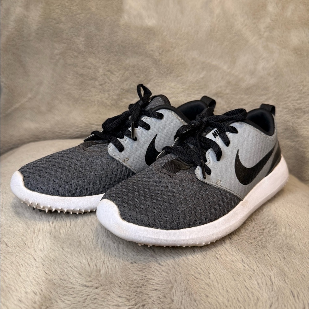 Nike Roshe Kids Black and White Golf Shoes